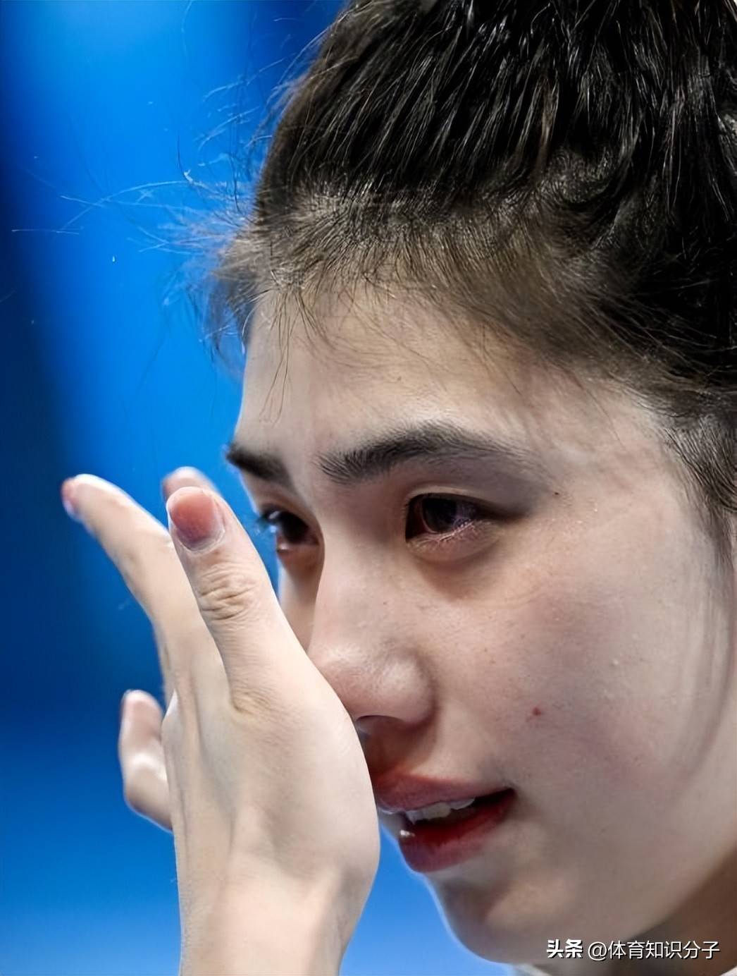 意想不到！女子排球决赛突降冷意