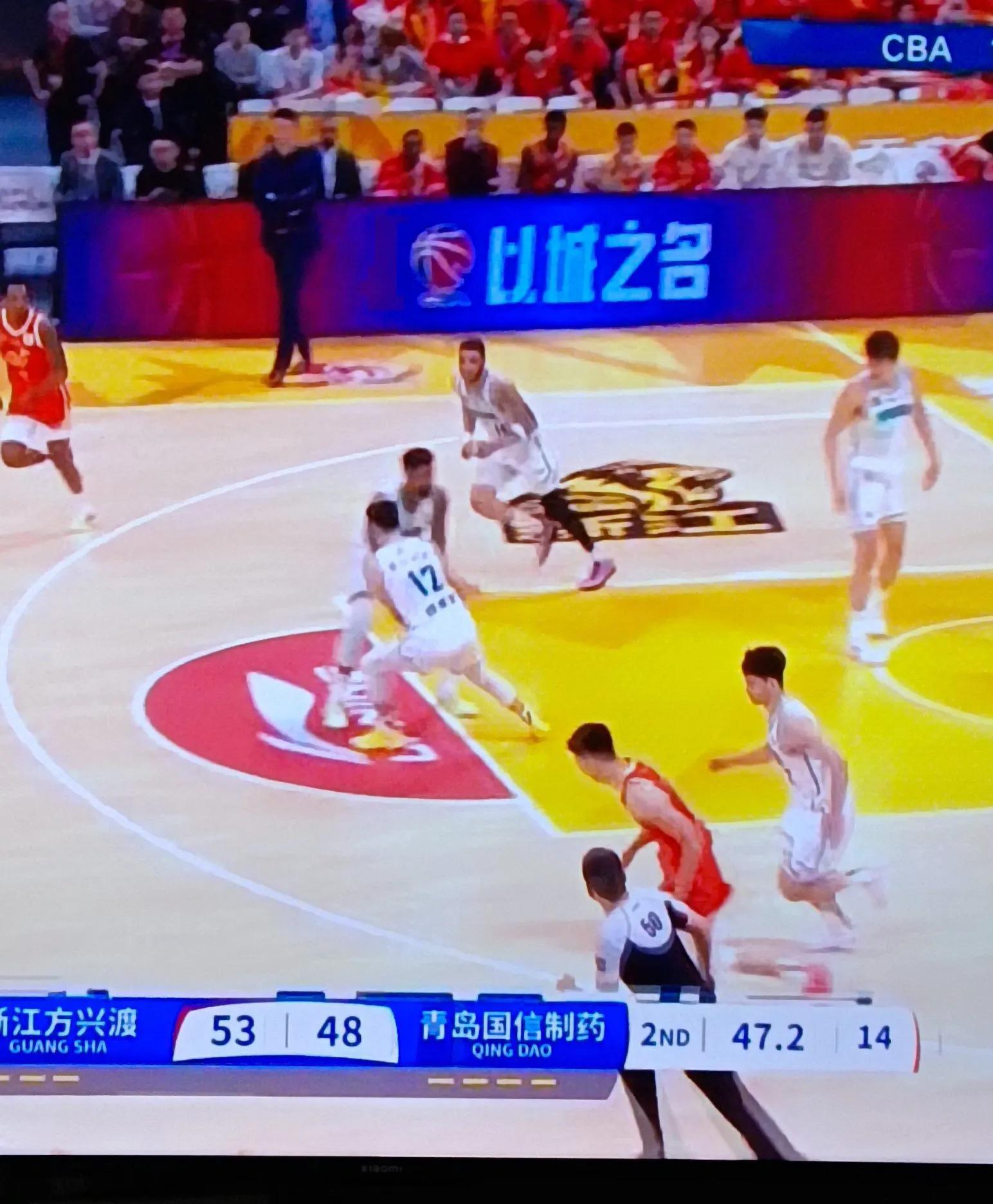 比分落差球场暗潮涌动