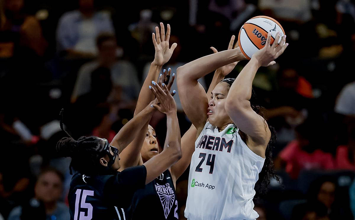 东南亚球队在国际篮球赛中击败强敌 东南亚球队在国际篮球赛中击败强敌