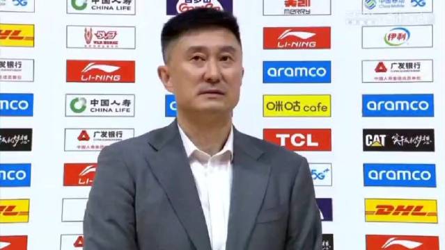 主教练在赛后采访中对球员的表现做出评价 主教练在赛后采访中对球员的表现做出评价