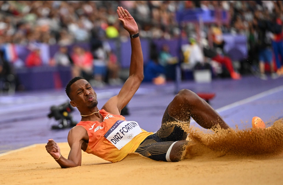 西班牙田径选手突围夺取金牌