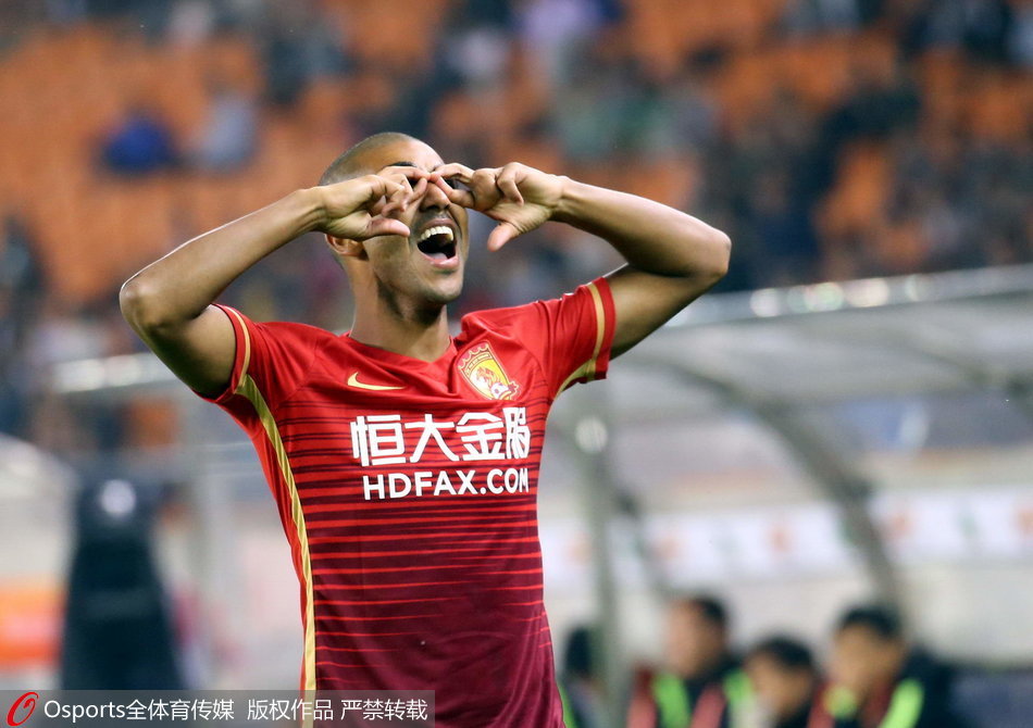 恒大客场险胜绿城，豪取胜利