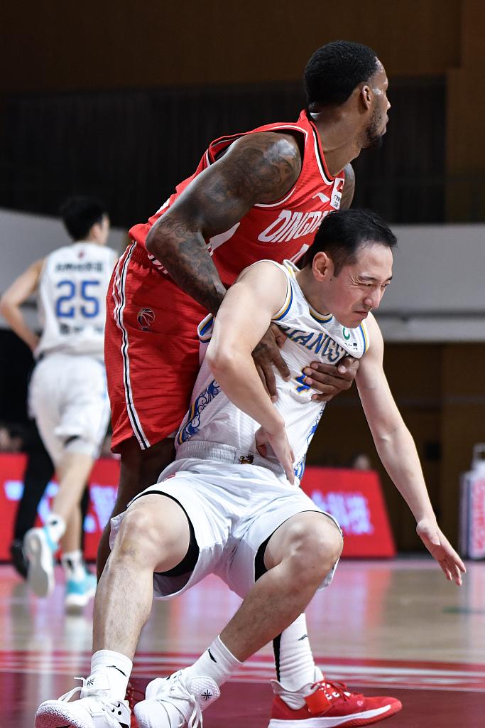 江苏龙队遭遇连败，主教练需调整心态