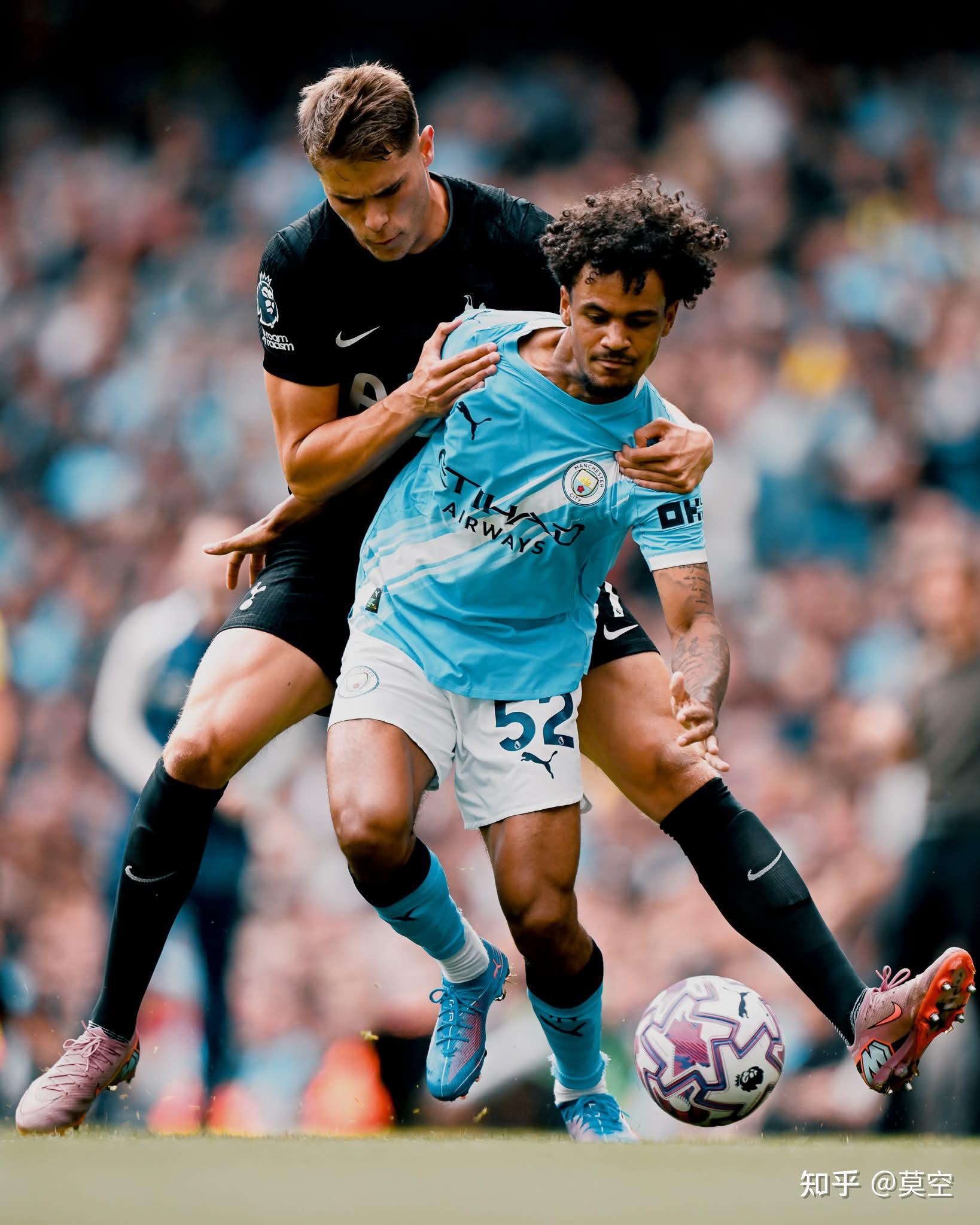 曼城球员在关键战役中表现出色