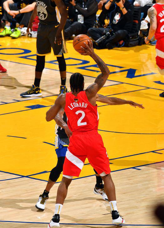 指望勇士,全队圣火守护胜利之路! 指望勇士,全队圣火守护胜利之路!