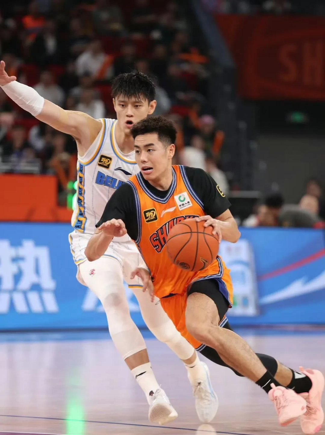 北京男篮大胜山西队,展现出色状态 北京男篮大胜山西队,展现出色状态