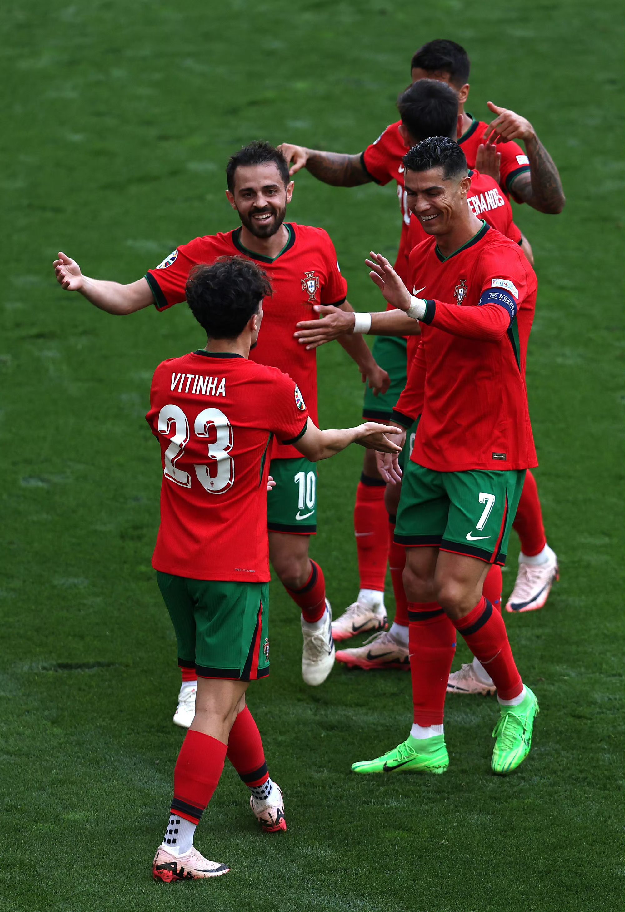 瑞士爆冷击败土耳其，成功杀入欧洲杯16强