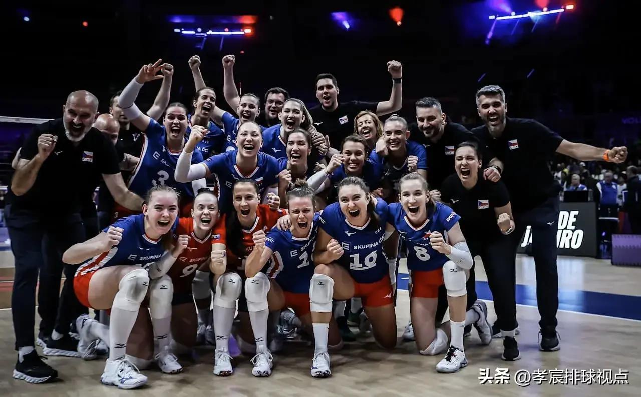 捷克国家队取得惊人逆转,晋级前景大好 捷克国家队取得惊人逆转,晋级前景大好