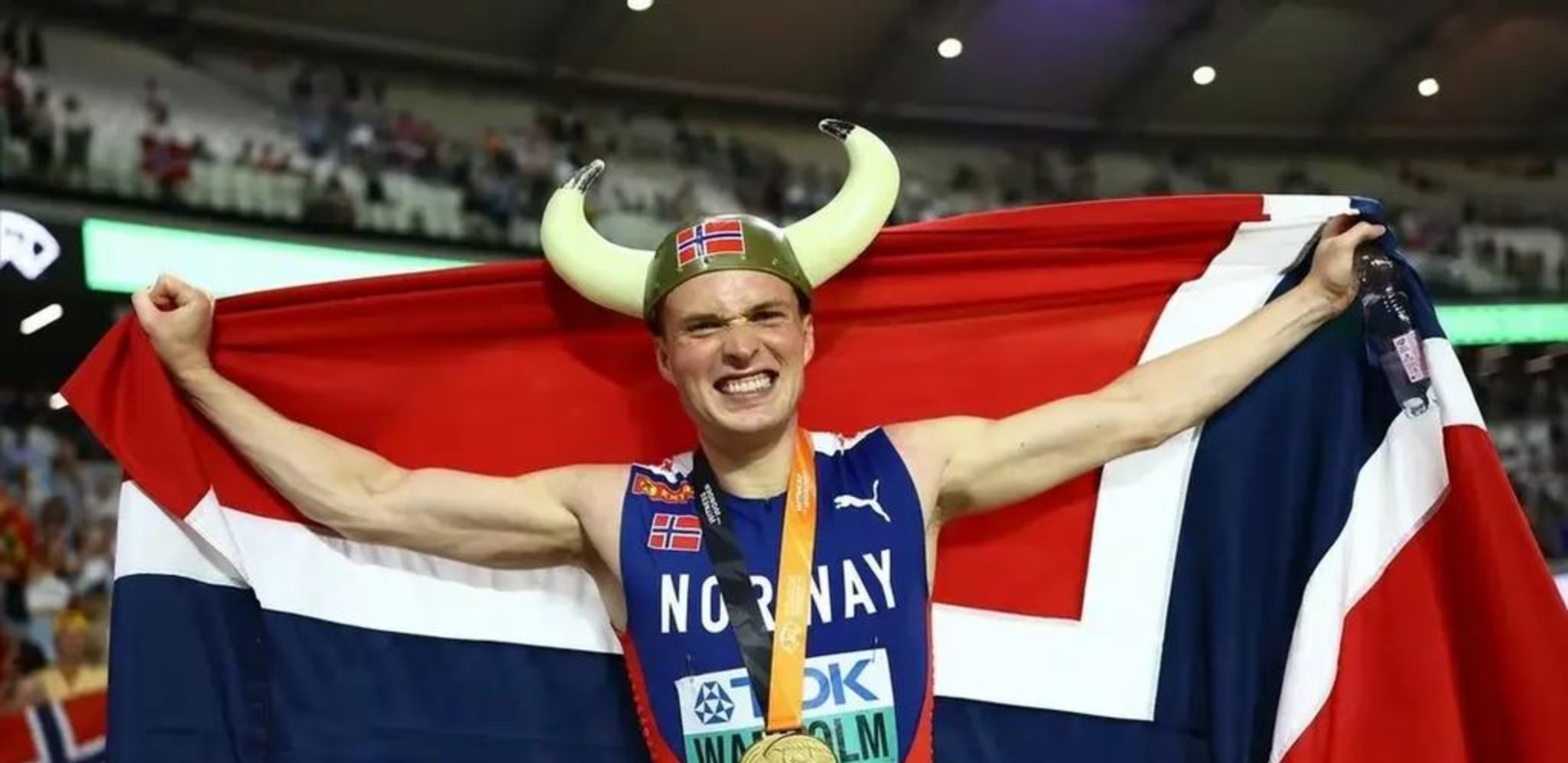 美国田径运动员突然领先,反超俄罗斯选手勇夺冠军 美国田径运动员突然领先,反超俄罗斯选手勇夺冠军