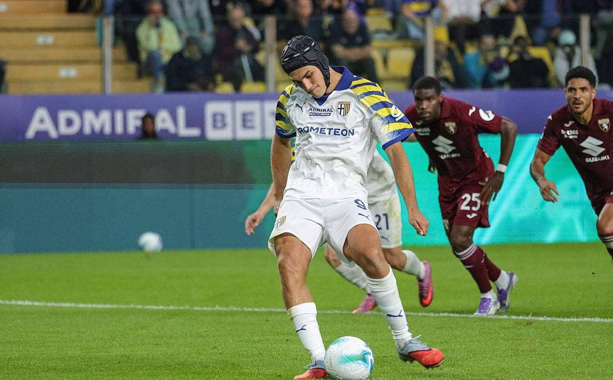 都灵客场险胜，门将连续扑出多次威胁球门