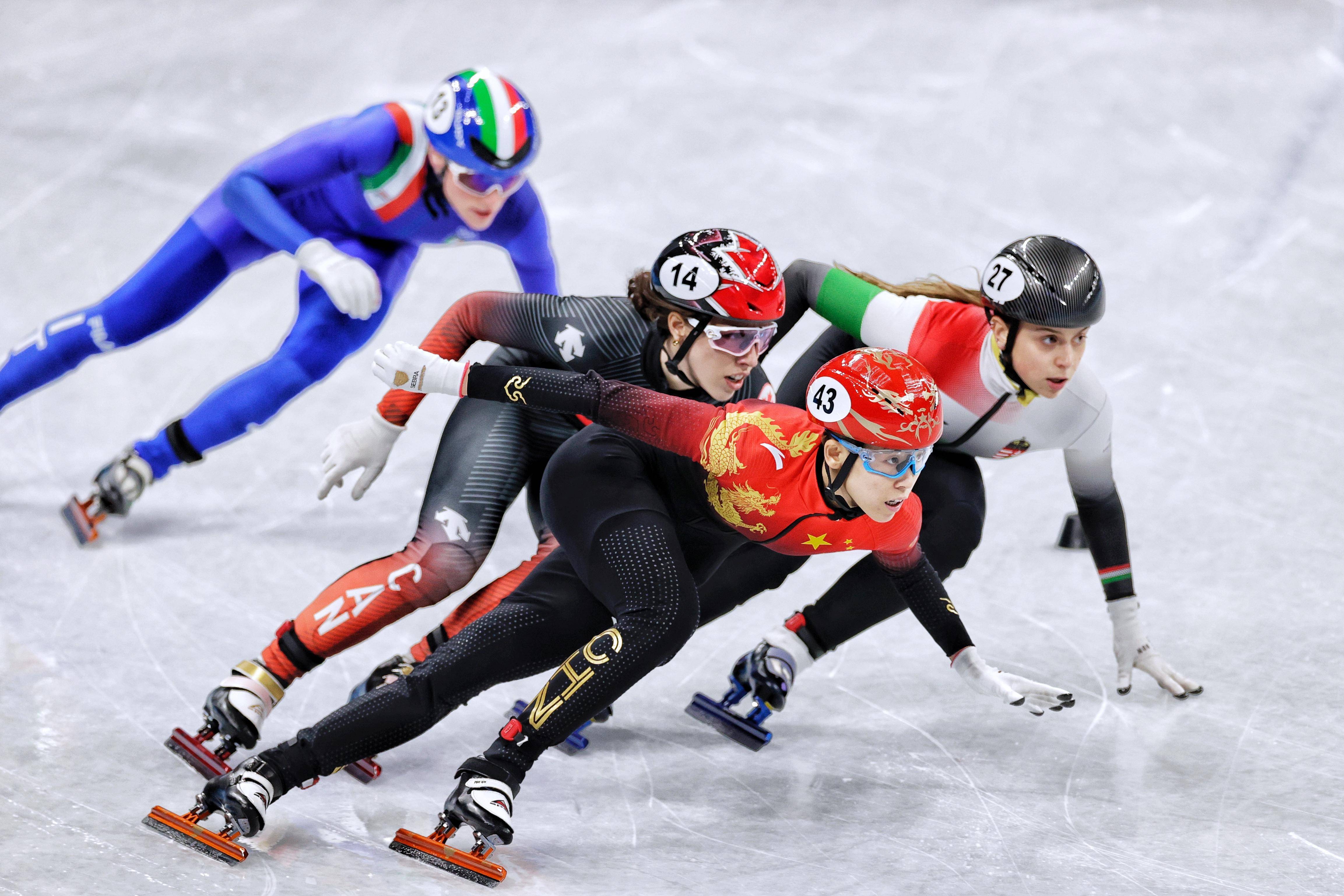 雷速官网-运动员精湛技艺，赛场上再现经典瞬间