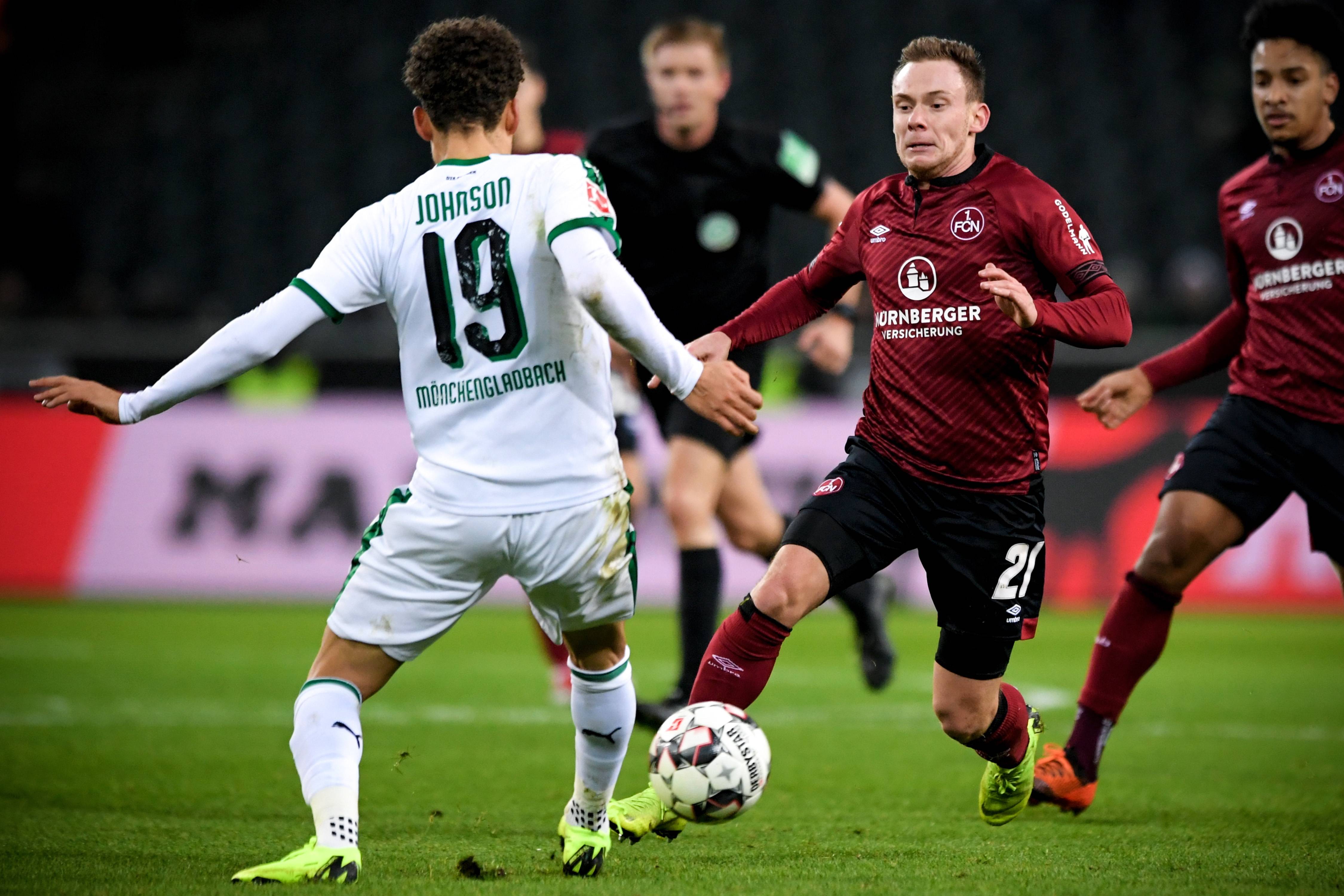 柏林赫塔主场憾负汉诺威,失去连胜势头 柏林赫塔主场憾负汉诺威,失去连胜势头