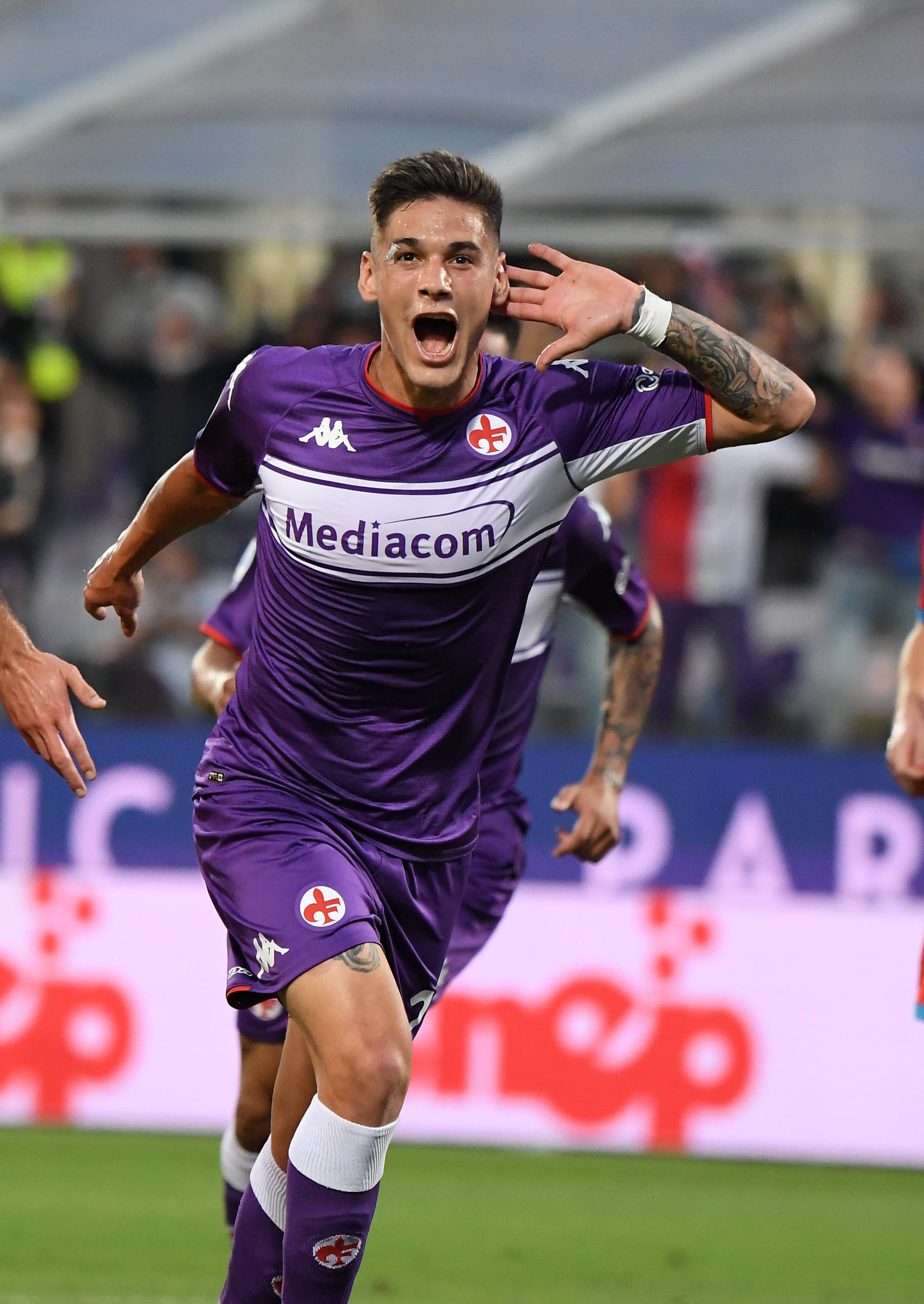 雷速官网下载-意甲赛场壮举：那不勒斯再续连胜传奇