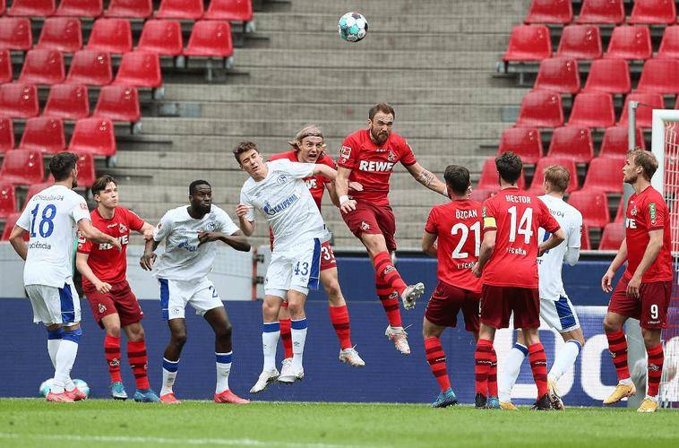 汉堡球队客场失利，降级阴影再现