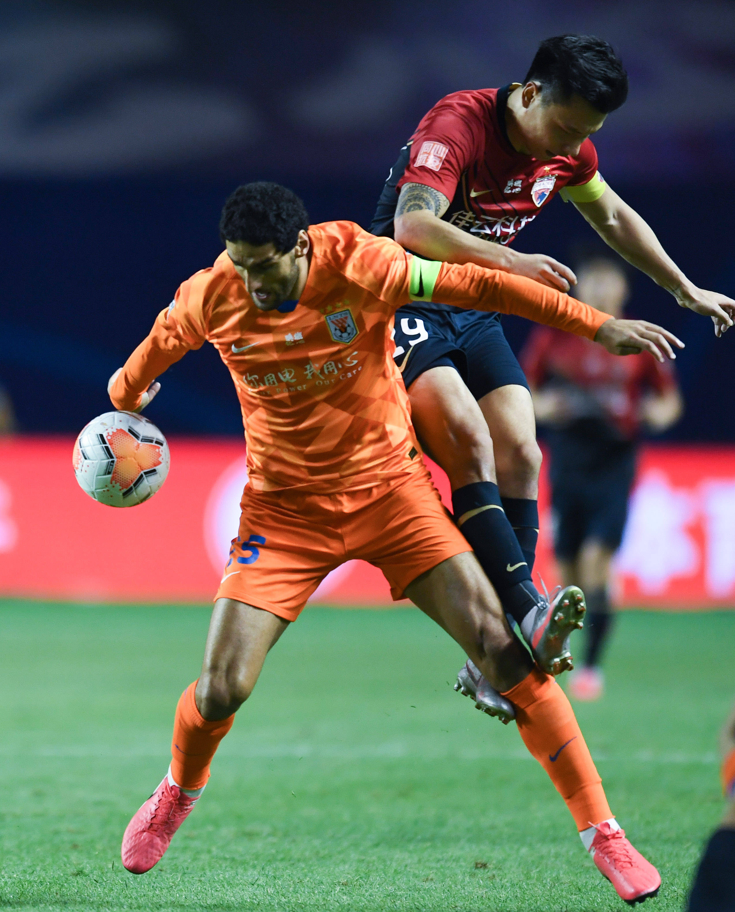 华南虎不敌大连足球，中超保级形势日渐严峻