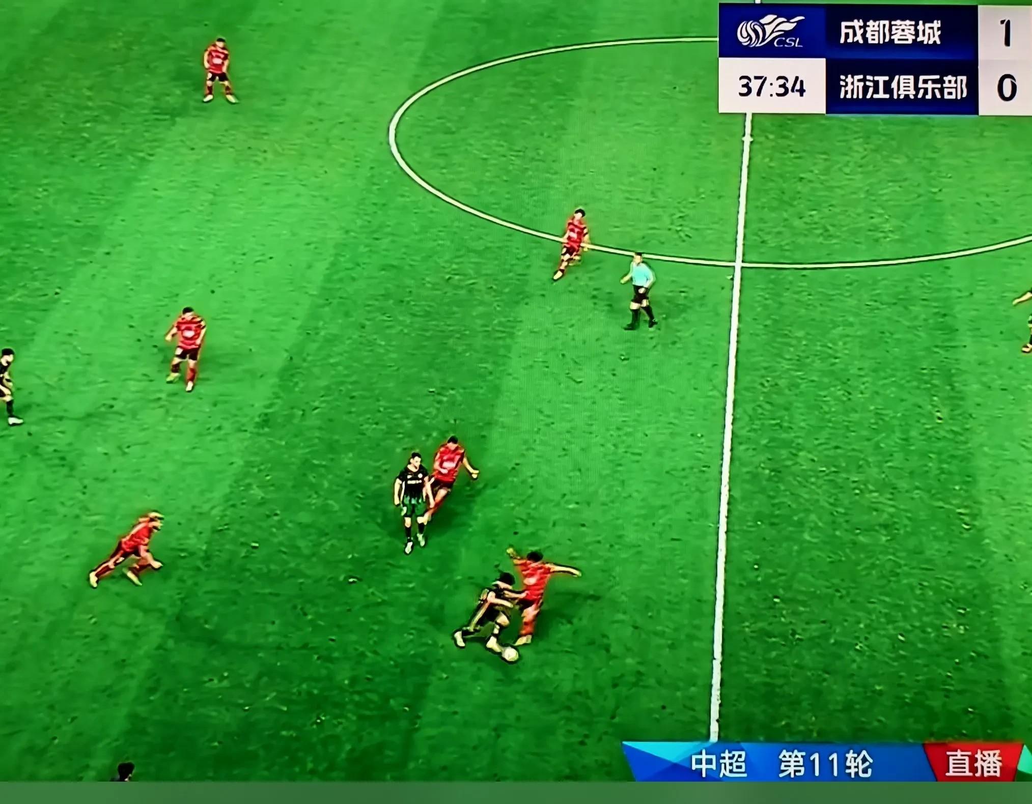 雷速直播-广州富力主场战平山东鲁能，争霸中超领头羊