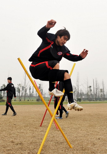 江苏舜天主场战胜重庆力帆，积分追赶