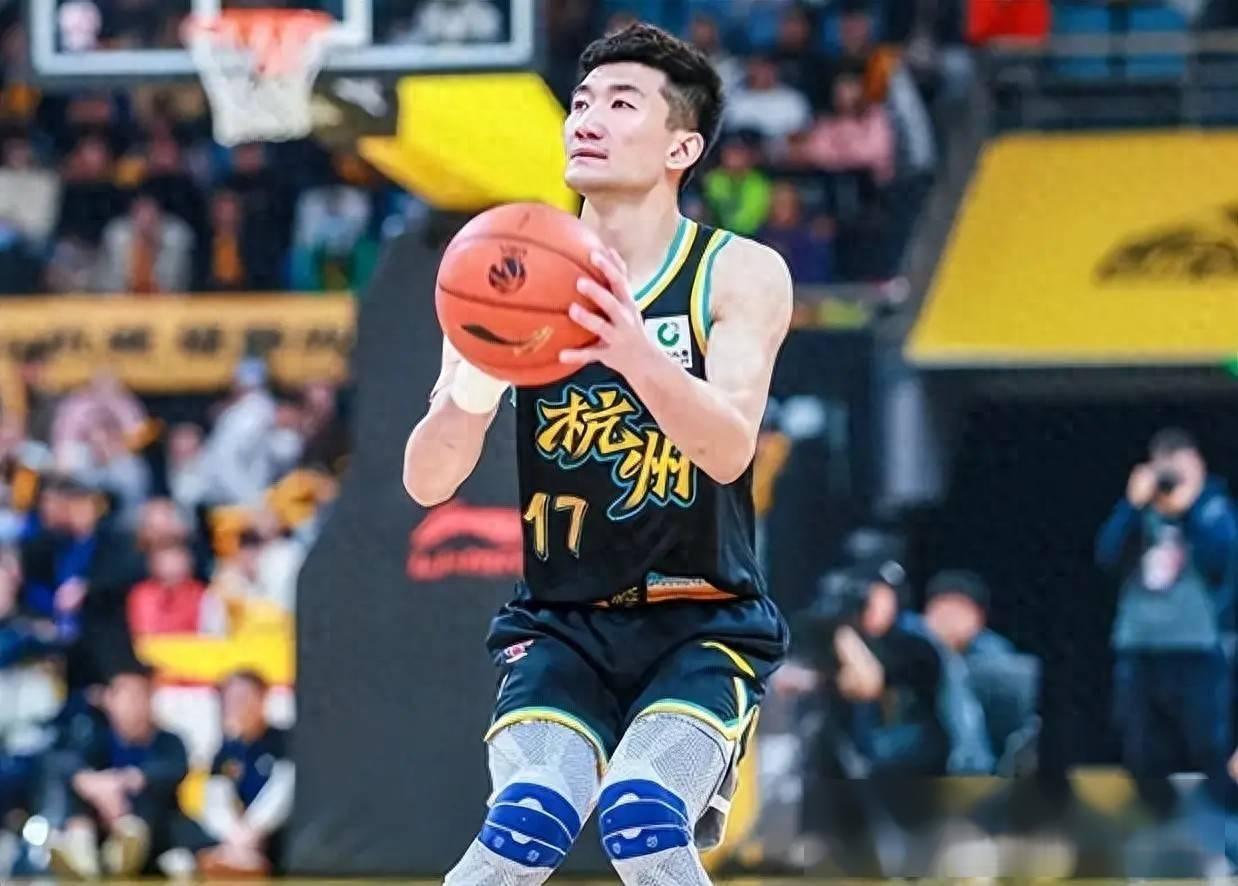 四川男篮备战河南队，全队士气高涨