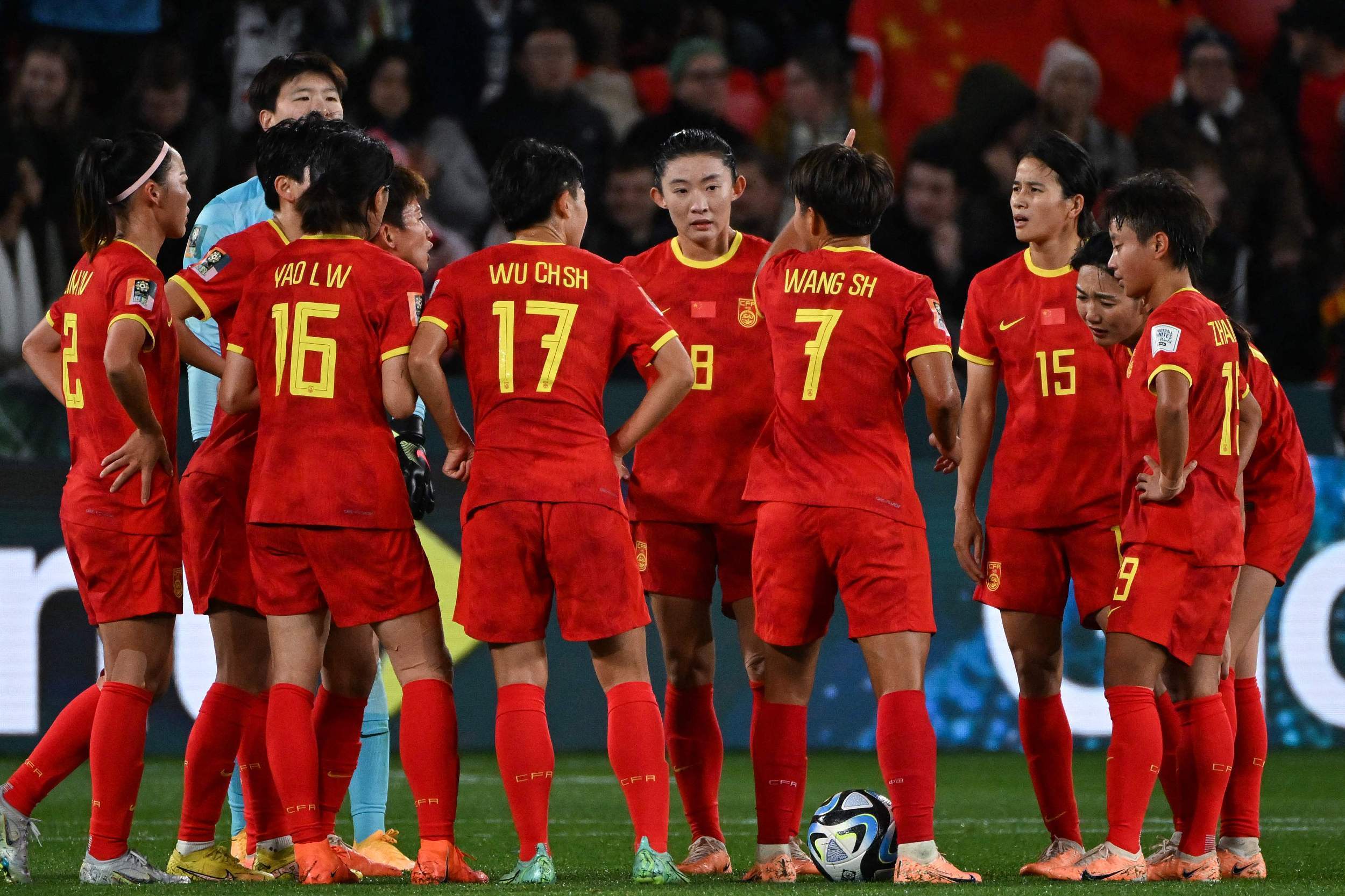 雷速-全国女足比赛首轮较量场面激烈精彩