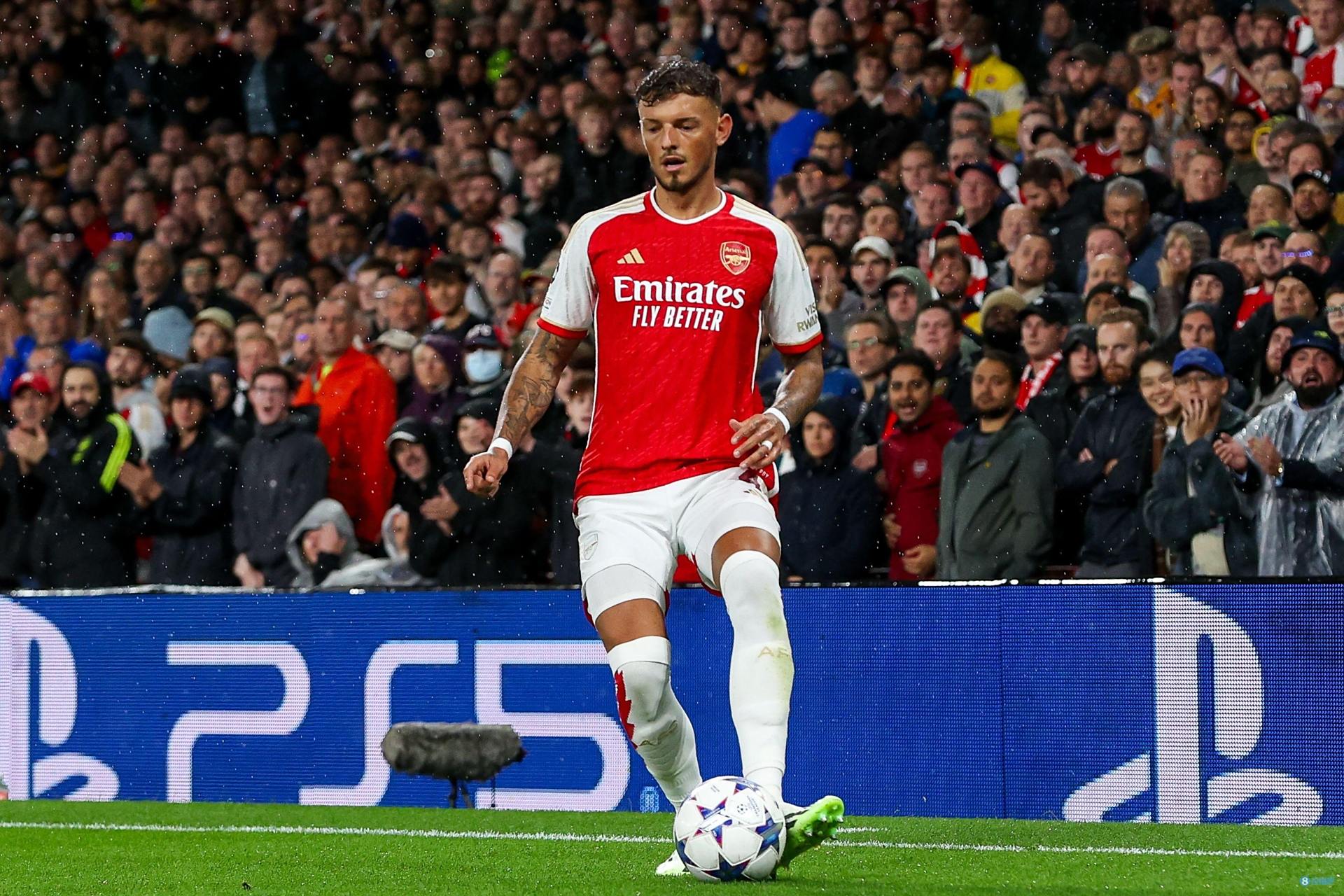 曼联客场击败阿斯顿维拉,重返积分榜前列 曼联客场击败阿斯顿维拉,重返积分榜前列