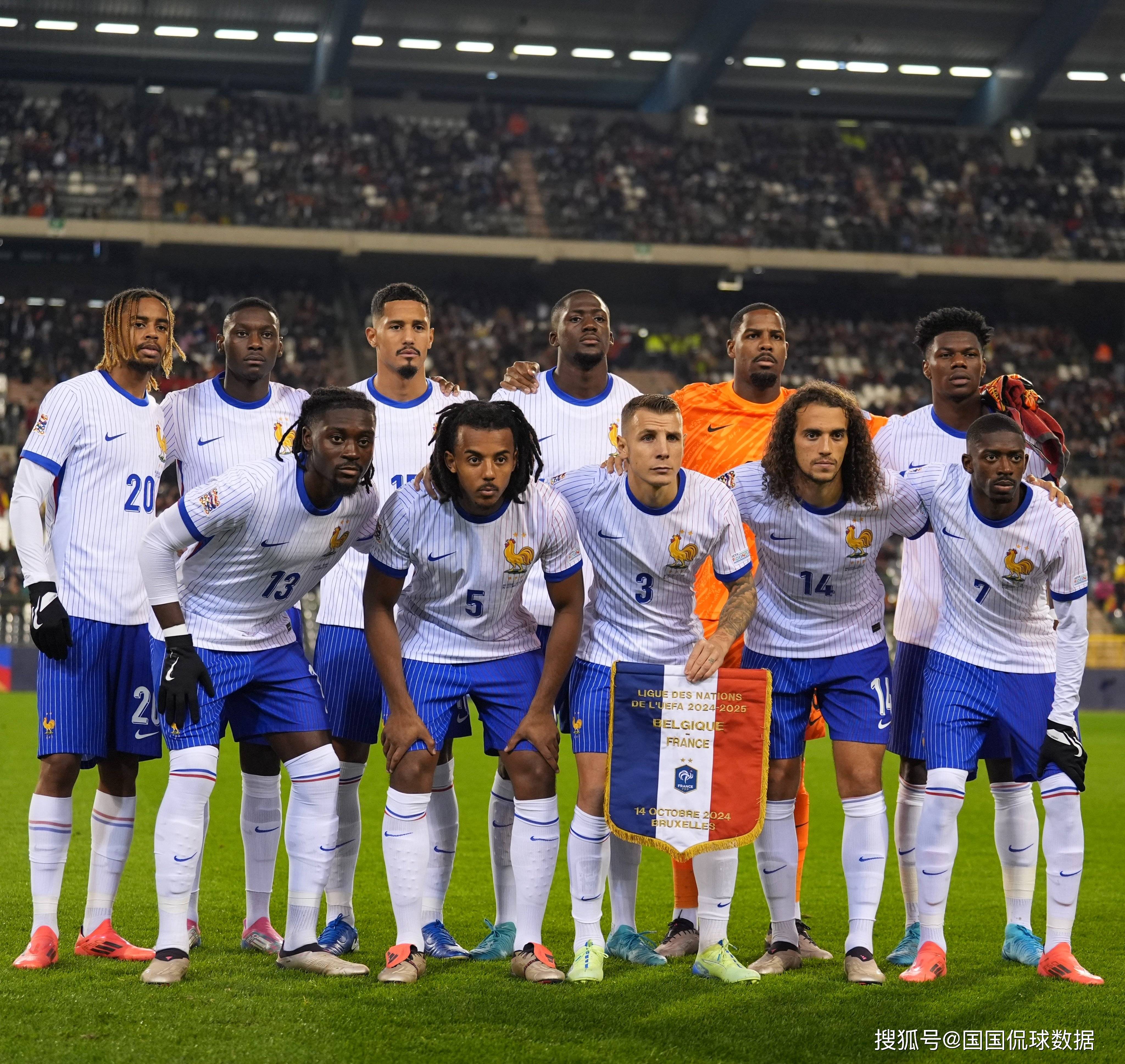 欧国联比赛：一场焦点战打出漂亮配合